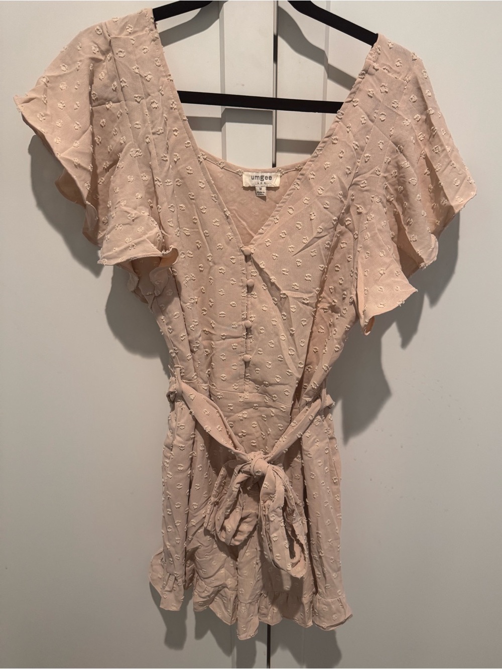 Umgee “Stone” colored Textured Dot Wrap Romper Flutter Sleeves